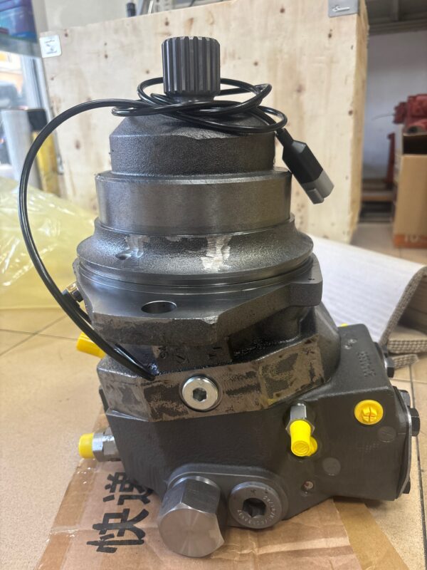 camphoto_630072926 Bosch Rexroth A6VE115 Hydraulic Motor R902247400 / 92407669 for Tigercat 850